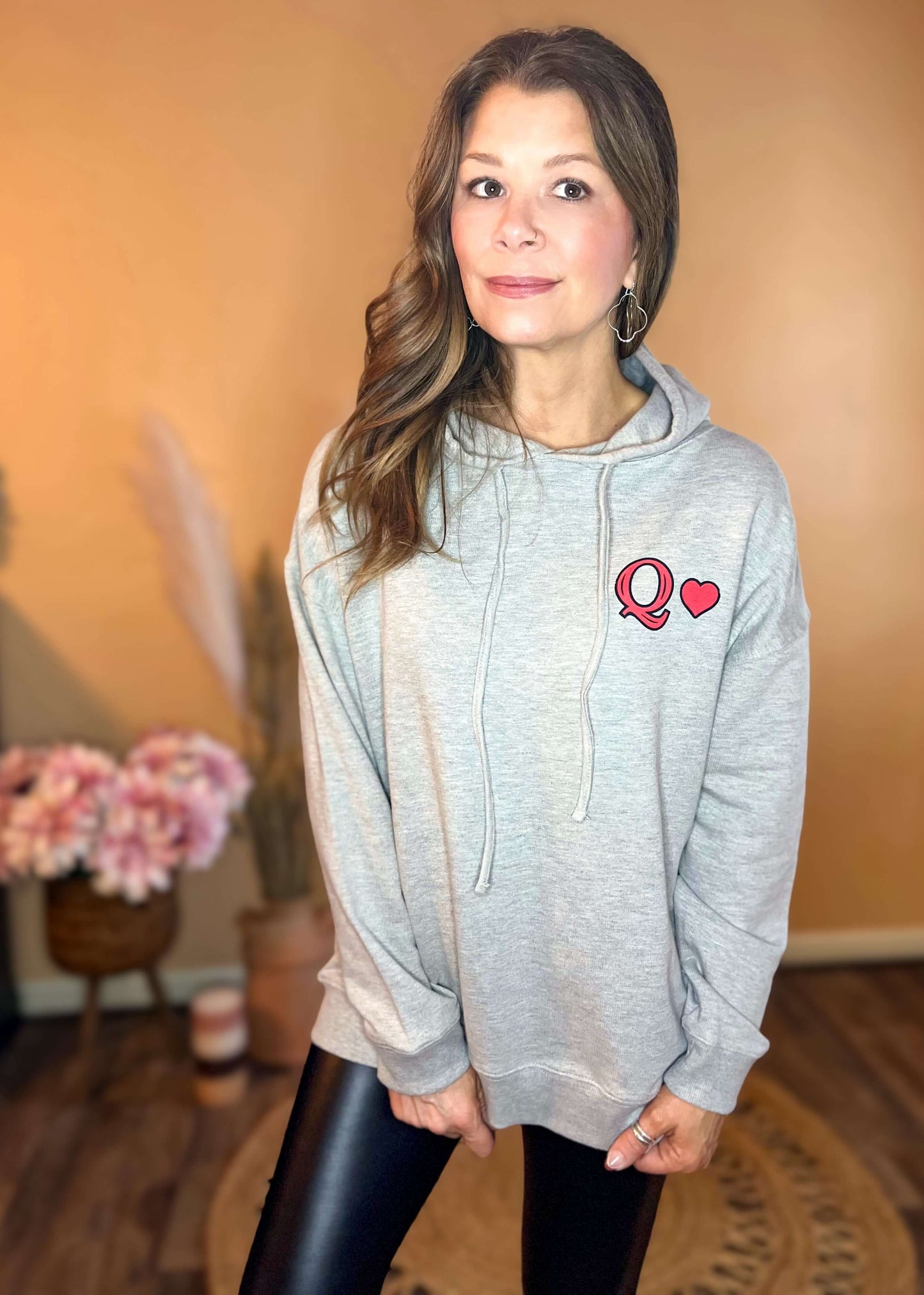 Q with heart graphic on front chest hoodie